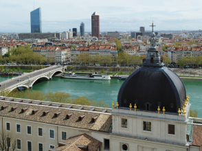 Vue du Grand H&ocirc;tel-Dieu sur le Rh&ocirc;ne &copy; Vincent Ramet