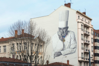 La fresque Paul Bocuse à côté des Halles Bocuse ©Michel Djaoui