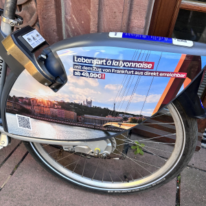 200 v&eacute;los en libre-service de Francfort ont &eacute;t&eacute; pellicul&eacute; pour promouvoir la destination de Lyon.